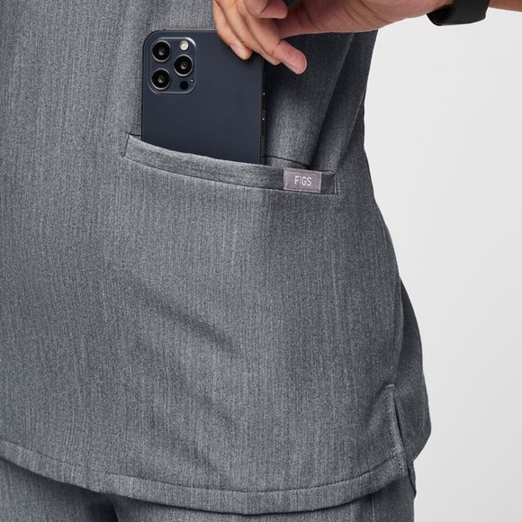 FIGS Casma™ Three-Pocket Scrub Top in Graphite - Picture 2 of 10